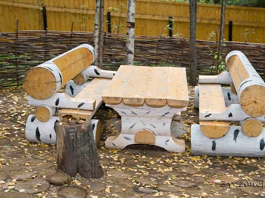 уличные стол и скамейки из дерева